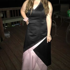 Black & pink halter neck Prom dress🌸